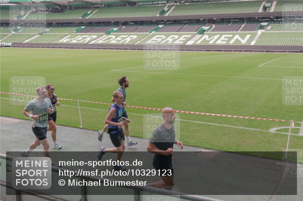 13.09.2026 - 21. swb-Marathon Bremen Michael Burmester http://msf.ph/oto/10329123 13.09.2026 12:59:36 Laufen im Stadion 135, 141, 148, 191, 226, 232, 260, 342, 511, 651, 745, 972, 1080, 1166, 1209, 1281, 1368, 1493, 1494, 1516, 1642, 1650, 1861, 1931, 1935, 1963, 2088, 2210, 2289, 2293, 2306, 2322, 2343, 2367, 2425, 2481, 2517, 2570, 2577, 2686, 2771, 2806, 2807, 2827, 2885, 2899, 2914, 2953, 2961, 2979, 3015, 3021, 3076, 3098, 3105, 3120, 3124, 3145, 3148, 3190, 3233, 3273, 3338, 3354, 3435, 3480, 3516, 3531, 3560, 3652, 3729, 3855, 3861, 3930, 3933, 3934, 205 meine-sportfotos.de