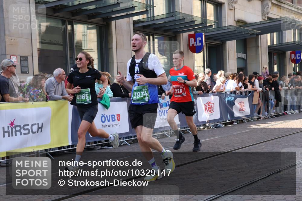 13.09.2026 - 21. swb-Marathon Bremen Strokosch-Dieckow http://msf.ph/oto/10329147 13.09.2026 13:21:30 Ziel 141, 572, 1130, 1209, 1254, 2051, 2088, 2397, 2570, 3290, 3338, 3435, 3695, 3774, 3930, 3934, 4581, 4735, 5193, 5542, 6865, 6976, 7098, 7176, 8438, 8947, 9059, 9421, 9599, 10120, 13145, 226, 1130, 2904, 2979, 3120, 3202, 3435, 3534, 3655, 4165, 4234, 4445, 4484, 4519, 6357, 6862, 8184, 8270, 8323, 8384, 8408, 8730, 8791, 8923, 9048, 9267, 9268, 9514, 9722, 9900 meine-sportfotos.de