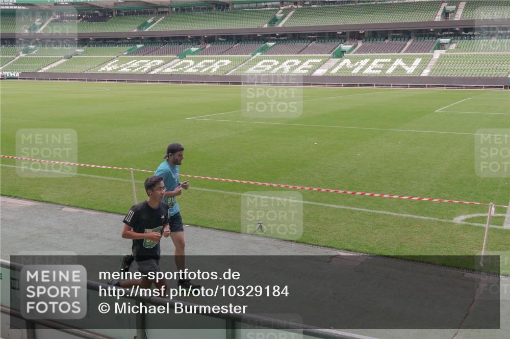 13.09.2026 - 21. swb-Marathon Bremen Michael Burmester http://msf.ph/oto/10329184 13.09.2026 12:59:42 Laufen im Stadion 135, 148, 191, 226, 232, 260, 342, 651, 745, 972, 1080, 1166, 1209, 1281, 1368, 1493, 1494, 1516, 1642, 1650, 1861, 1931, 1935, 1963, 2088, 2210, 2289, 2293, 2306, 2322, 2343, 2367, 2425, 2481, 2517, 2570, 2577, 2686, 2700, 2771, 2806, 2807, 2827, 2885, 2899, 2906, 2914, 2953, 2961, 2979, 3015, 3021, 3076, 3098, 3105, 3120, 3124, 3145, 3168, 3190, 3233, 3273, 3354, 3435, 3480, 3516, 3531, 3560, 3652, 3729, 3855, 3861, 3930, 3934, 205 meine-sportfotos.de