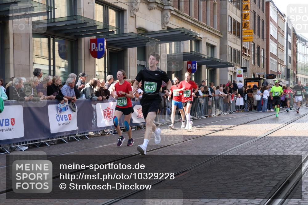 13.09.2026 - 21. swb-Marathon Bremen Strokosch-Dieckow http://msf.ph/oto/10329228 13.09.2026 13:21:33 Ziel 141, 148, 572, 1209, 1254, 2051, 2088, 2397, 3290, 3338, 3695, 3774, 3930, 3934, 4581, 4735, 5193, 6865, 6976, 7098, 7176, 8438, 8452, 8924, 8947, 9059, 9421, 9599, 10120, 226, 1130, 2570, 2904, 2979, 3120, 3202, 3435, 3534, 3655, 3930, 4165, 4234, 4445, 4484, 4519, 5542, 6862, 7176, 8184, 8270, 8384, 8408, 8730, 8791, 8923, 9048, 9514, 9722, 9900, 13145 meine-sportfotos.de
