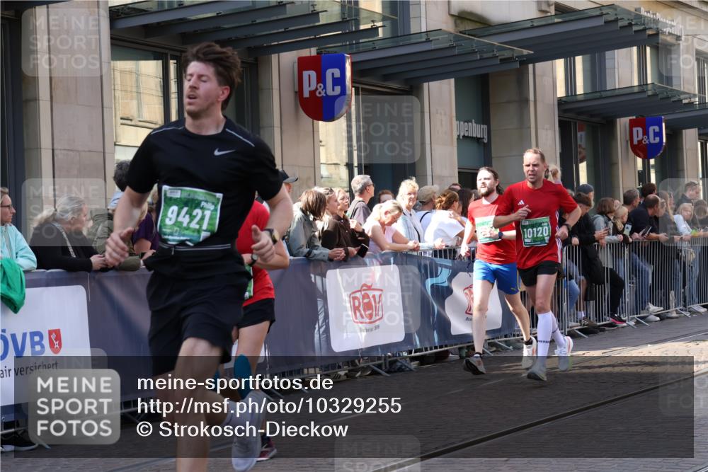 13.09.2026 - 21. swb-Marathon Bremen Strokosch-Dieckow http://msf.ph/oto/10329255 13.09.2026 13:21:34 Ziel 141, 148, 572, 1209, 1254, 2051, 2088, 2397, 3290, 3338, 3695, 3774, 3934, 4581, 4735, 5193, 6865, 6976, 7098, 8438, 8452, 8924, 8947, 9059, 9421, 9599, 10120, 226, 1130, 2088, 2570, 2904, 2979, 3120, 3202, 3435, 3534, 3655, 3930, 4165, 4234, 4445, 4484, 4519, 5542, 6862, 7176, 8184, 8270, 8384, 8408, 8730, 8923, 9048, 9514, 9722, 9900, 13145 meine-sportfotos.de