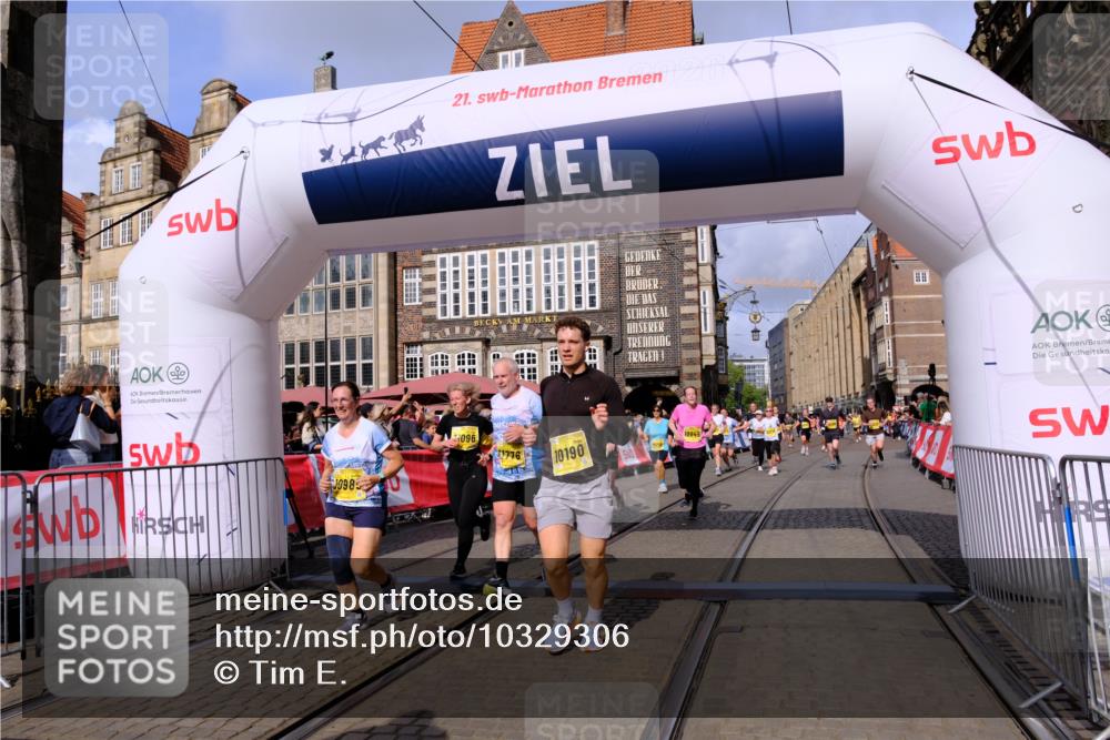 13.09.2026 - 21. swb-Marathon Bremen Tim E. http://msf.ph/oto/10329306 13.09.2026 11:03:00 Ziel 10190, 10296, 10633, 10783, 10945, 10954, 10955, 10985, 11096, 11107, 11261, 11508, 11554, 11564, 11662, 11701, 11719, 11730, 11776, 11785, 11945, 12071, 12154, 12247, 12252, 12429, 12451, 12489 meine-sportfotos.de