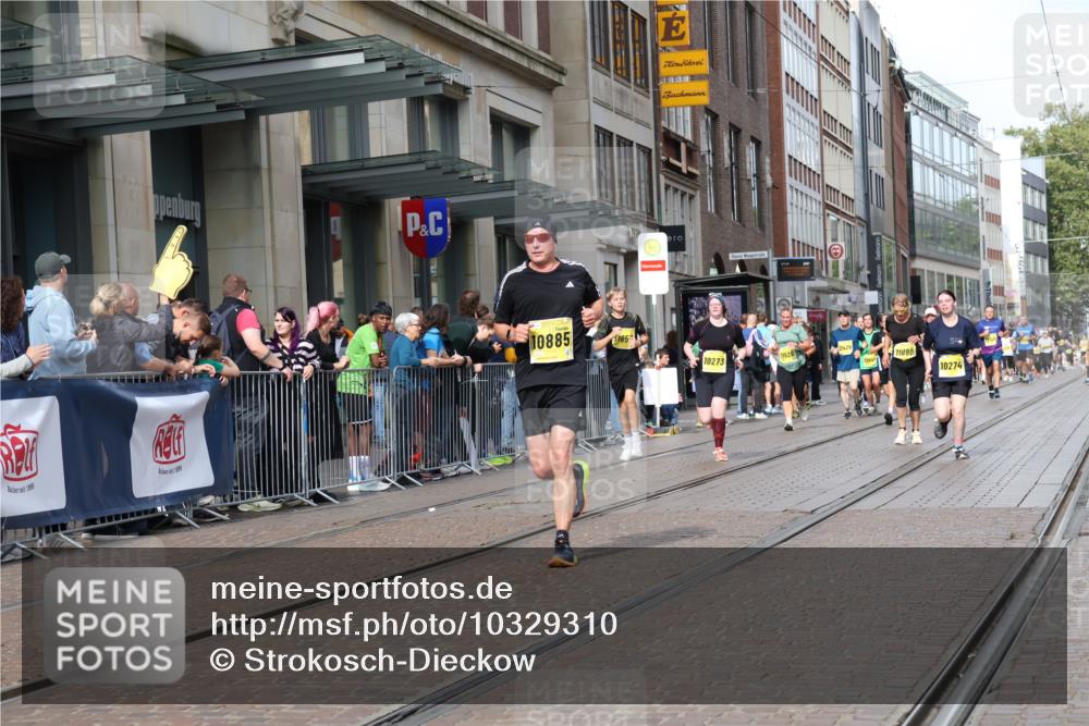 13.09.2026 - 21. swb-Marathon Bremen Strokosch-Dieckow http://msf.ph/oto/10329310 13.09.2026 11:02:14 Ziel 10153, 10154, 10190, 10273, 10274, 10278, 10338, 10738, 10885, 10915, 10985, 11137, 11261, 11505, 11508, 11526, 11554, 11662, 11776, 11853, 11886, 11890, 11945, 12154, 12169, 12252, 12429, 12451, 12489, 10173, 10257, 10331, 10439, 10444, 10473, 10500, 10617, 10636, 10803, 10817, 10915, 10924, 10943, 11249, 11268, 11436, 11576, 11811, 11859, 11886, 12016, 12042, 12094, 12095, 12134, 12135, 12145, 12360, 12412, 12437, 12506 meine-sportfotos.de