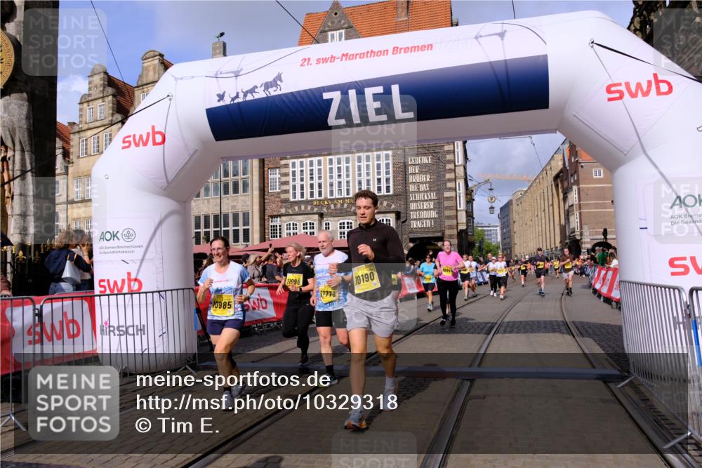 13.09.2026 - 21. swb-Marathon Bremen Tim E. http://msf.ph/oto/10329318 13.09.2026 11:03:00 Ziel 10190, 10296, 10633, 10783, 10945, 10954, 10955, 10985, 11096, 11107, 11261, 11508, 11554, 11564, 11662, 11701, 11719, 11730, 11776, 11785, 11945, 12071, 12154, 12247, 12252, 12429, 12451, 12489 meine-sportfotos.de