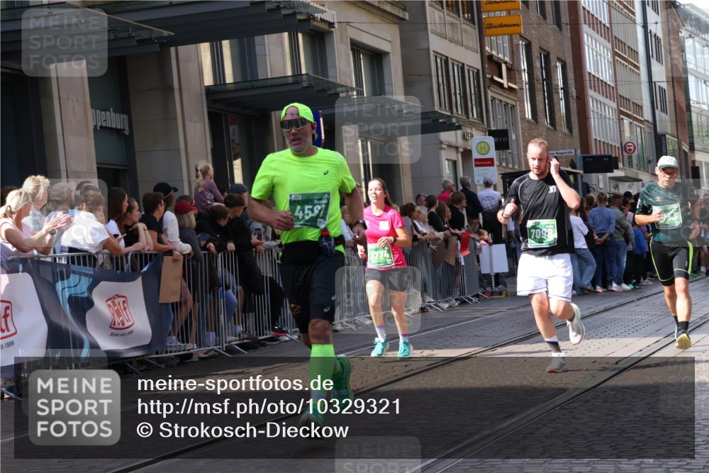 13.09.2026 - 21. swb-Marathon Bremen Strokosch-Dieckow http://msf.ph/oto/10329321 13.09.2026 13:21:37 Ziel 141, 148, 572, 1209, 2051, 2397, 3290, 3338, 3652, 3695, 3774, 3934, 4581, 4735, 5193, 6865, 6976, 7098, 8438, 8452, 8924, 8947, 9421, 9599, 9839, 10120, 1130, 1254, 2088, 2570, 2904, 3120, 3202, 3435, 3534, 3655, 3930, 4165, 4234, 4445, 4484, 4519, 5542, 6862, 7176, 8184, 8270, 8384, 8730, 8923, 9048, 9059, 9514, 9722, 9900, 13145 meine-sportfotos.de