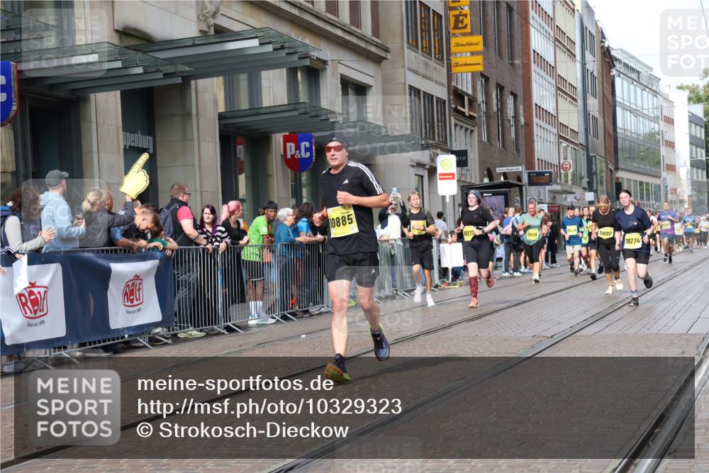13.09.2026 - 21. swb-Marathon Bremen Strokosch-Dieckow http://msf.ph/oto/10329323 13.09.2026 11:02:14 Ziel 10153, 10154, 10190, 10273, 10274, 10278, 10338, 10738, 10885, 10915, 10985, 11137, 11261, 11505, 11508, 11526, 11554, 11662, 11776, 11853, 11886, 11890, 11945, 12154, 12169, 12252, 12429, 12451, 12489, 10173, 10257, 10331, 10439, 10444, 10473, 10500, 10617, 10636, 10803, 10817, 10915, 10924, 10943, 11249, 11268, 11436, 11576, 11811, 11859, 11886, 12016, 12042, 12094, 12095, 12134, 12135, 12145, 12360, 12412, 12437, 12506 meine-sportfotos.de