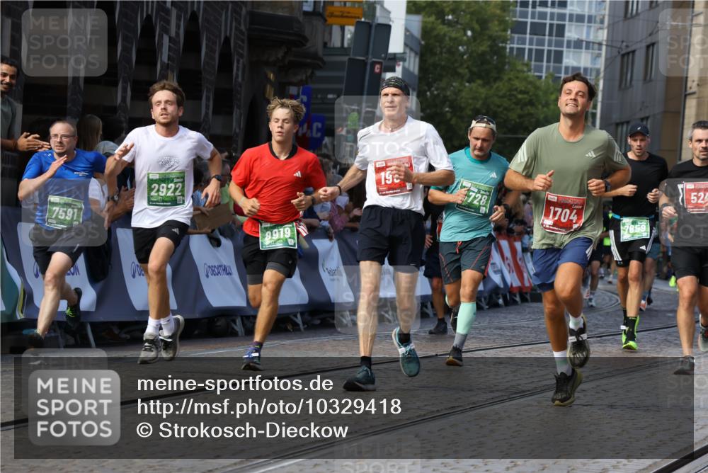 13.09.2026 - 21. swb-Marathon Bremen Strokosch-Dieckow http://msf.ph/oto/10329418 13.09.2026 13:14:12 Ziel 524, 670, 683, 1704, 1707, 1937, 2422, 2824, 3236, 3413, 5443, 5610, 6451, 7210, 7283, 7707, 9426, 9635, 9884, 107, 469, 1125, 1542, 2043, 2084, 2203, 2913, 2922, 3545, 4452, 4728, 5836, 5986, 6130, 7591, 7659, 7826, 8456, 8919, 9783 meine-sportfotos.de