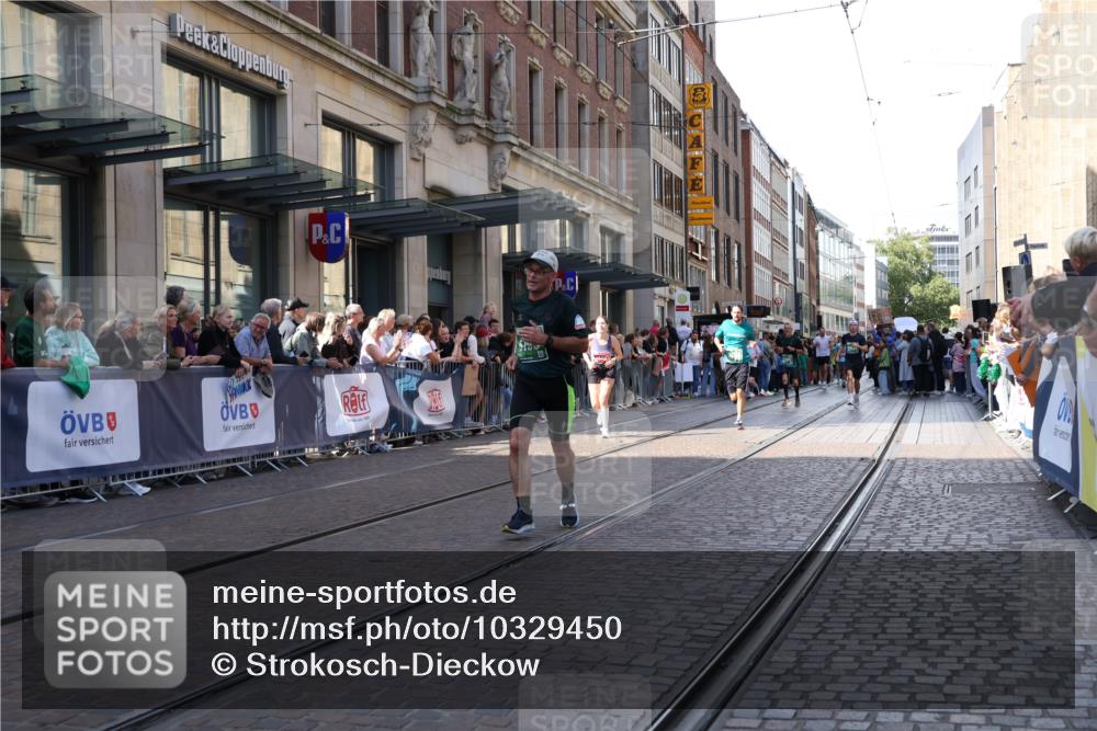 13.09.2026 - 21. swb-Marathon Bremen Strokosch-Dieckow http://msf.ph/oto/10329450 13.09.2026 13:21:40 Ziel 141, 148, 572, 1209, 1645, 2051, 3021, 3338, 3652, 3774, 3934, 4581, 4735, 5193, 6976, 7098, 8438, 8452, 8924, 8947, 9421, 9599, 9839, 10120, 1130, 1254, 2088, 2397, 2570, 2904, 3120, 3202, 3290, 3435, 3655, 3695, 3930, 4165, 4234, 4445, 4484, 4519, 5542, 6862, 6865, 7176, 8184, 8270, 8384, 8730, 8923, 9048, 9059, 9514, 9722, 9900, 13145 meine-sportfotos.de