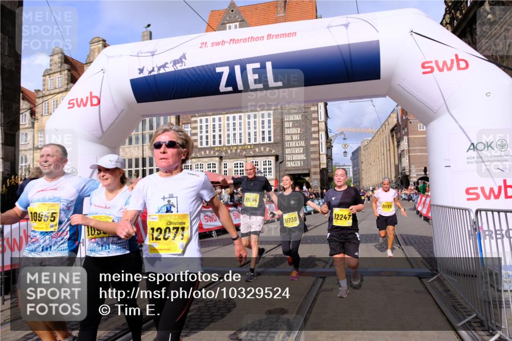 13.09.2026 - 21. swb-Marathon Bremen Tim E. http://msf.ph/oto/10329524 13.09.2026 11:03:07 Ziel 10190, 10296, 10633, 10731, 10783, 10945, 10954, 10955, 10985, 11096, 11107, 11313, 11564, 11697, 11701, 11719, 11730, 11776, 11785, 12071, 12154, 12247, 12448, 12451, 12465 meine-sportfotos.de