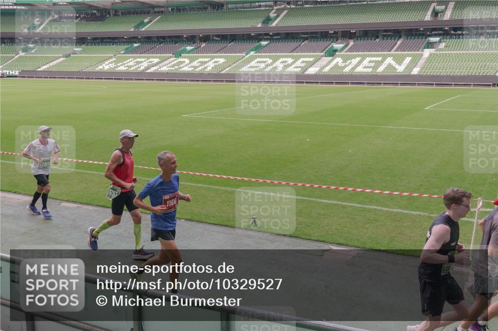 13.09.2026 - 21. swb-Marathon Bremen Michael Burmester http://msf.ph/oto/10329527 13.09.2026 13:00:19 Laufen im Stadion 135, 191, 226, 232, 242, 260, 318, 342, 651, 687, 745, 972, 1080, 1166, 1209, 1368, 1493, 1494, 1516, 1650, 1861, 1935, 1963, 2088, 2210, 2289, 2293, 2306, 2322, 2409, 2427, 2481, 2485, 2490, 2517, 2560, 2561, 2570, 2627, 2658, 2686, 2700, 2708, 2781, 2806, 2827, 2885, 2899, 2906, 2914, 2953, 2961, 2967, 2979, 3015, 3076, 3098, 3105, 3124, 3145, 3168, 3173, 3190, 3233, 3273, 3354, 3385, 3480, 3516, 3524, 3531, 3642, 3652, 3729, 3774, 3855, 3856, 3861, 3930, 3934 meine-sportfotos.de