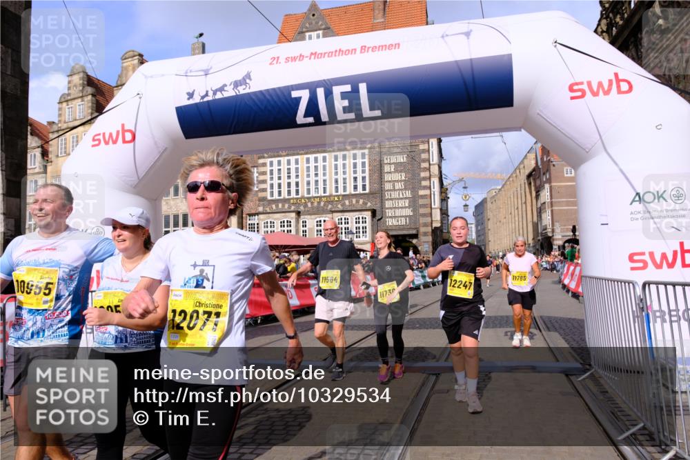 13.09.2026 - 21. swb-Marathon Bremen Tim E. http://msf.ph/oto/10329534 13.09.2026 11:03:07 Ziel 10190, 10296, 10633, 10731, 10783, 10945, 10954, 10955, 10985, 11096, 11107, 11313, 11564, 11697, 11701, 11719, 11730, 11776, 11785, 12071, 12154, 12247, 12448, 12451, 12465 meine-sportfotos.de
