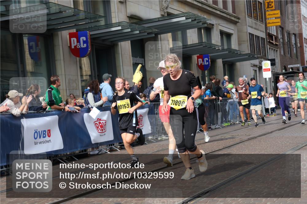 13.09.2026 - 21. swb-Marathon Bremen Strokosch-Dieckow http://msf.ph/oto/10329599 13.09.2026 11:02:21 Ziel 10190, 10296, 10633, 10783, 10945, 10954, 10955, 10985, 11096, 11107, 11137, 11261, 11508, 11526, 11554, 11564, 11662, 11701, 11719, 11730, 11776, 11890, 11945, 12071, 12154, 12169, 12247, 12252, 12429, 12451, 12489, 10153, 10154, 10173, 10273, 10274, 10278, 10331, 10338, 10439, 10473, 10500, 10617, 10636, 10738, 10803, 10885, 10915, 10924, 10943, 11249, 11505, 11576, 11811, 11853, 11886, 12016, 12042, 12094, 12134, 12135, 12145, 12360, 12437, 12506 meine-sportfotos.de