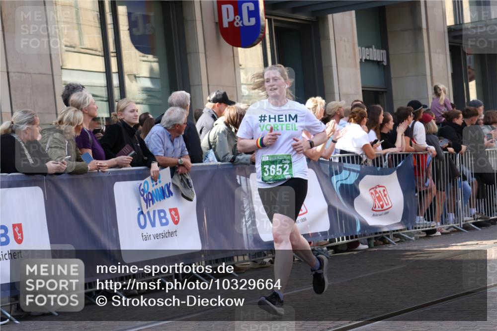 13.09.2026 - 21. swb-Marathon Bremen Strokosch-Dieckow http://msf.ph/oto/10329664 13.09.2026 13:21:46 Ziel 141, 148, 1209, 1601, 1645, 2051, 3021, 3338, 3652, 3774, 4581, 5193, 6621, 6976, 7098, 7625, 7917, 8438, 8452, 8924, 9599, 9839, 572, 1130, 1254, 2088, 2397, 2570, 2904, 3120, 3202, 3290, 3435, 3655, 3695, 3930, 3934, 4165, 4735, 5542, 6862, 6865, 6976, 7176, 8184, 8270, 8384, 8730, 8923, 8947, 9048, 9059, 9421, 9722, 10120, 13145 meine-sportfotos.de