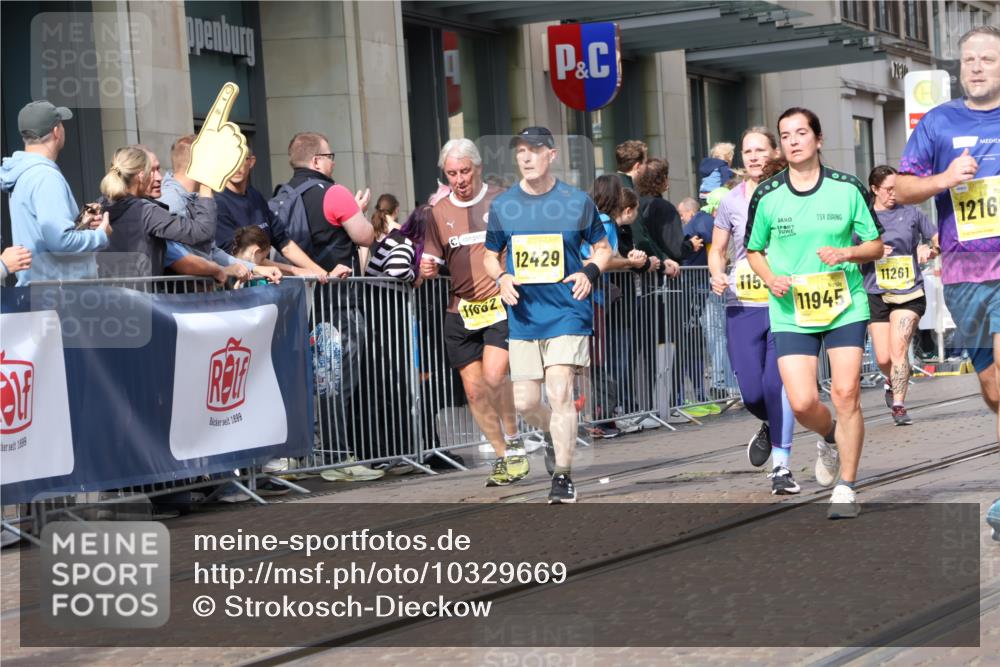 13.09.2026 - 21. swb-Marathon Bremen Strokosch-Dieckow http://msf.ph/oto/10329669 13.09.2026 11:02:23 Ziel 10190, 10296, 10633, 10783, 10945, 10954, 10955, 10985, 11096, 11107, 11137, 11261, 11508, 11526, 11554, 11564, 11662, 11701, 11719, 11730, 11776, 11785, 11890, 11945, 12071, 12154, 12169, 12247, 12252, 12429, 12451, 12465, 12489, 10153, 10154, 10173, 10273, 10274, 10278, 10331, 10338, 10439, 10473, 10500, 10636, 10738, 10803, 10885, 10915, 10943, 11249, 11505, 11576, 11811, 11853, 11886, 12016, 12042, 12094, 12134, 12135, 12437, 12506 meine-sportfotos.de