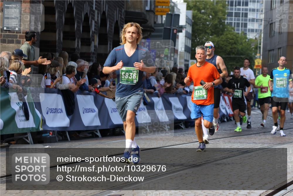 13.09.2026 - 21. swb-Marathon Bremen Strokosch-Dieckow http://msf.ph/oto/10329676 13.09.2026 13:14:23 Ziel 235, 670, 1433, 1613, 1998, 2701, 2824, 3236, 5593, 5610, 6145, 7029, 7283, 7435, 7963, 8118, 8886, 9426, 9635, 10105, 199, 376, 1043, 1125, 1492, 1814, 3085, 3821, 3834, 4685, 5239, 5794, 5836, 6130, 6506, 7117, 7826, 8366, 8456, 9242, 9868, 10016 meine-sportfotos.de
