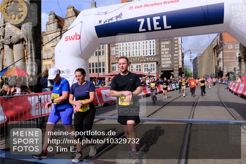 13.09.2026 - 21. swb-Marathon Bremen Tim E. http://msf.ph/oto/10329732 13.09.2026 11:03:16 Ziel 10185, 10296, 10528, 10598, 10633, 10715, 10731, 10954, 10955, 11095, 11107, 11313, 11564, 11697, 11719, 11730, 11785, 11836, 12071, 12214, 12247, 12421, 12432, 12448, 12465, 12483 meine-sportfotos.de