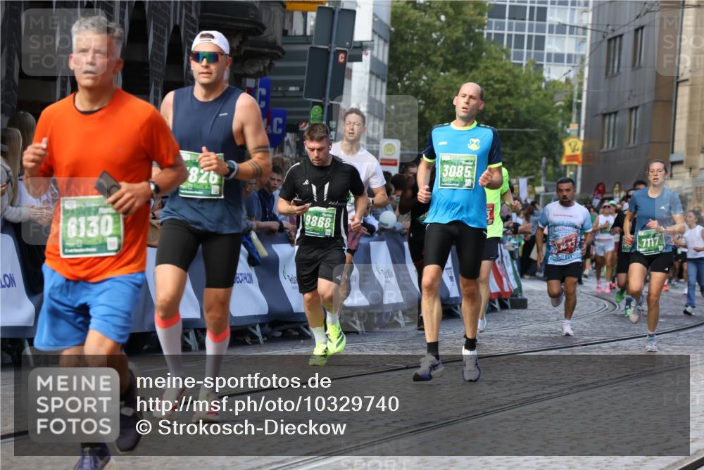 13.09.2026 - 21. swb-Marathon Bremen Strokosch-Dieckow http://msf.ph/oto/10329740 13.09.2026 13:14:25 Ziel 235, 670, 1433, 1542, 1613, 1998, 2084, 2701, 2824, 2922, 5593, 5610, 6145, 7029, 7435, 7591, 7963, 8118, 8886, 8919, 9426, 9635, 10105, 199, 376, 1043, 1125, 1492, 1814, 2251, 2971, 3085, 3821, 3834, 4586, 4685, 5239, 5794, 6130, 6506, 7117, 7782, 7826, 8366, 9242, 9868, 10016 meine-sportfotos.de