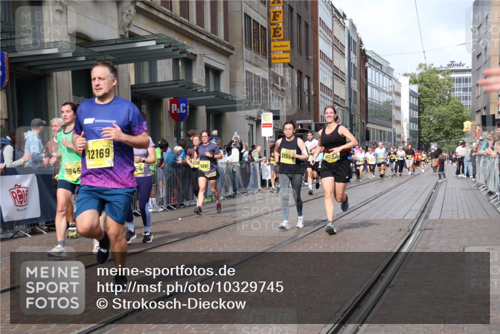 13.09.2026 - 21. swb-Marathon Bremen Strokosch-Dieckow http://msf.ph/oto/10329745 13.09.2026 11:02:25 Ziel 10190, 10296, 10633, 10783, 10945, 10954, 10955, 10985, 11096, 11107, 11137, 11261, 11508, 11526, 11554, 11564, 11662, 11701, 11719, 11730, 11776, 11785, 11890, 11945, 12071, 12154, 12247, 12252, 12429, 12451, 12465, 12489, 10153, 10154, 10173, 10273, 10274, 10278, 10331, 10338, 10439, 10473, 10636, 10738, 10885, 10915, 10943, 11137, 11249, 11505, 11576, 11811, 11853, 11886, 11890, 12042, 12094, 12134, 12135, 12169, 12437 meine-sportfotos.de