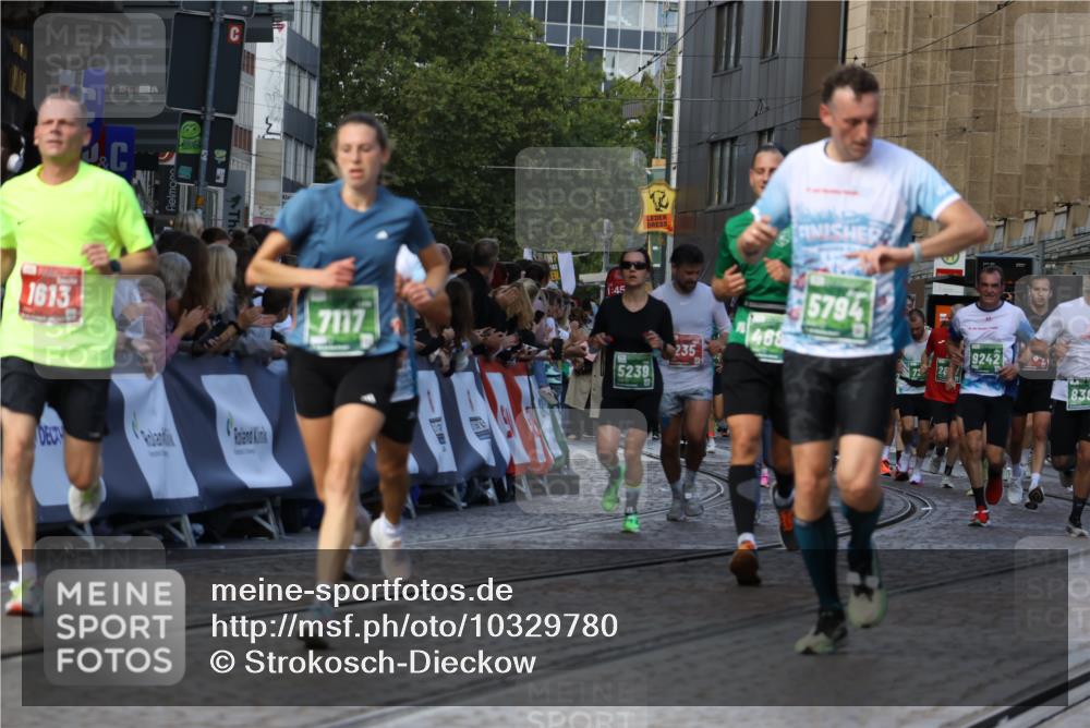 13.09.2026 - 21. swb-Marathon Bremen Strokosch-Dieckow http://msf.ph/oto/10329780 13.09.2026 13:14:27 Ziel 107, 235, 1433, 1542, 1613, 1998, 2043, 2084, 2701, 2824, 2922, 4728, 5593, 5610, 6145, 7029, 7435, 7591, 7963, 8118, 8886, 8919, 9426, 10105, 199, 376, 1043, 1492, 1814, 2251, 2971, 2997, 3012, 3085, 3821, 3834, 4586, 4685, 5239, 5794, 6506, 7117, 7782, 8366, 9242, 9868, 10016 meine-sportfotos.de