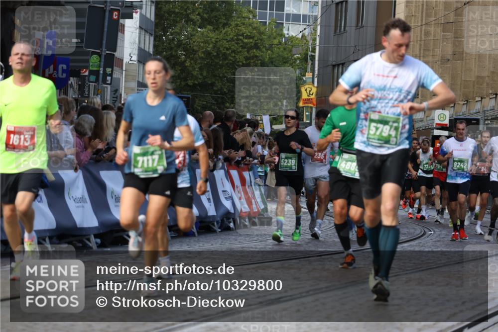 13.09.2026 - 21. swb-Marathon Bremen Strokosch-Dieckow http://msf.ph/oto/10329800 13.09.2026 13:14:27 Ziel 107, 235, 1433, 1542, 1613, 1998, 2043, 2084, 2701, 2824, 2922, 4728, 5593, 5610, 6145, 7029, 7435, 7591, 7963, 8118, 8886, 8919, 9426, 10105, 199, 376, 1043, 1492, 1814, 2251, 2971, 2997, 3012, 3085, 3821, 3834, 4586, 4685, 5239, 5794, 6506, 7117, 7782, 8366, 9242, 9868, 10016 meine-sportfotos.de