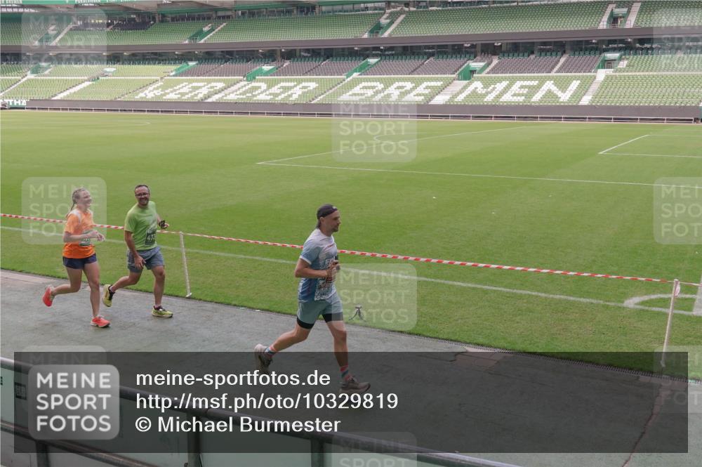 13.09.2026 - 21. swb-Marathon Bremen Michael Burmester http://msf.ph/oto/10329819 13.09.2026 13:00:44 Laufen im Stadion 135, 232, 242, 260, 282, 318, 342, 440, 651, 687, 745, 930, 1080, 1166, 1209, 1368, 1448, 1493, 1494, 1582, 1650, 1861, 1896, 1935, 1963, 2088, 2289, 2293, 2306, 2322, 2370, 2409, 2427, 2481, 2485, 2490, 2491, 2517, 2560, 2561, 2570, 2627, 2658, 2686, 2700, 2708, 2781, 2806, 2899, 2906, 2914, 2953, 2961, 2967, 3015, 3076, 3105, 3124, 3145, 3168, 3173, 3190, 3273, 3354, 3372, 3374, 3375, 3385, 3480, 3524, 3526, 3531, 3642, 3652, 3729, 3774, 3855, 3856, 3861, 3930 meine-sportfotos.de