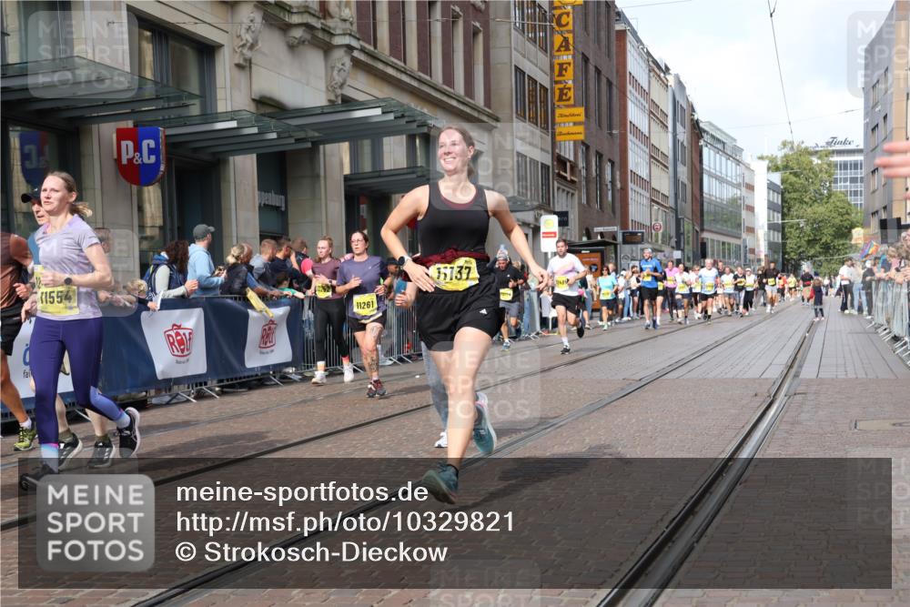 13.09.2026 - 21. swb-Marathon Bremen Strokosch-Dieckow http://msf.ph/oto/10329821 13.09.2026 11:02:27 Ziel 10190, 10296, 10633, 10783, 10945, 10954, 10955, 10985, 11096, 11107, 11261, 11508, 11554, 11564, 11662, 11697, 11701, 11719, 11730, 11776, 11785, 11945, 12071, 12154, 12247, 12252, 12429, 12451, 12465, 12489, 10153, 10154, 10173, 10273, 10274, 10278, 10331, 10338, 10439, 10473, 10636, 10738, 10885, 10915, 10943, 11137, 11249, 11505, 11508, 11526, 11576, 11811, 11853, 11886, 11890, 12042, 12094, 12134, 12135, 12169, 12437 meine-sportfotos.de