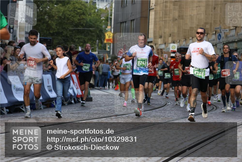13.09.2026 - 21. swb-Marathon Bremen Strokosch-Dieckow http://msf.ph/oto/10329831 13.09.2026 13:14:31 Ziel 107, 235, 1433, 1542, 1613, 1998, 2043, 2084, 2203, 2701, 2824, 2913, 2922, 3545, 4728, 5593, 5610, 5986, 6145, 7029, 7435, 7591, 7659, 7963, 8118, 8886, 8919, 9783, 10105, 199, 615, 616, 1455, 2251, 2847, 2971, 2997, 3012, 3175, 3821, 3834, 4097, 4246, 4586, 4685, 5239, 5962, 7251, 7782, 8366, 9242, 10016 meine-sportfotos.de