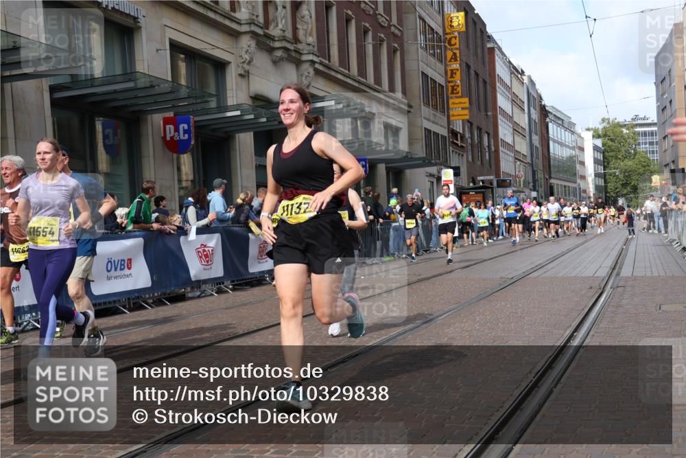 13.09.2026 - 21. swb-Marathon Bremen Strokosch-Dieckow http://msf.ph/oto/10329838 13.09.2026 11:02:27 Ziel 10190, 10296, 10633, 10783, 10945, 10954, 10955, 10985, 11096, 11107, 11261, 11508, 11554, 11564, 11662, 11697, 11701, 11719, 11730, 11776, 11785, 11945, 12071, 12154, 12247, 12252, 12429, 12451, 12465, 12489, 10153, 10154, 10173, 10273, 10274, 10278, 10331, 10338, 10439, 10473, 10636, 10738, 10885, 10915, 10943, 11137, 11249, 11505, 11508, 11526, 11576, 11811, 11853, 11886, 11890, 12042, 12094, 12134, 12135, 12169, 12437 meine-sportfotos.de