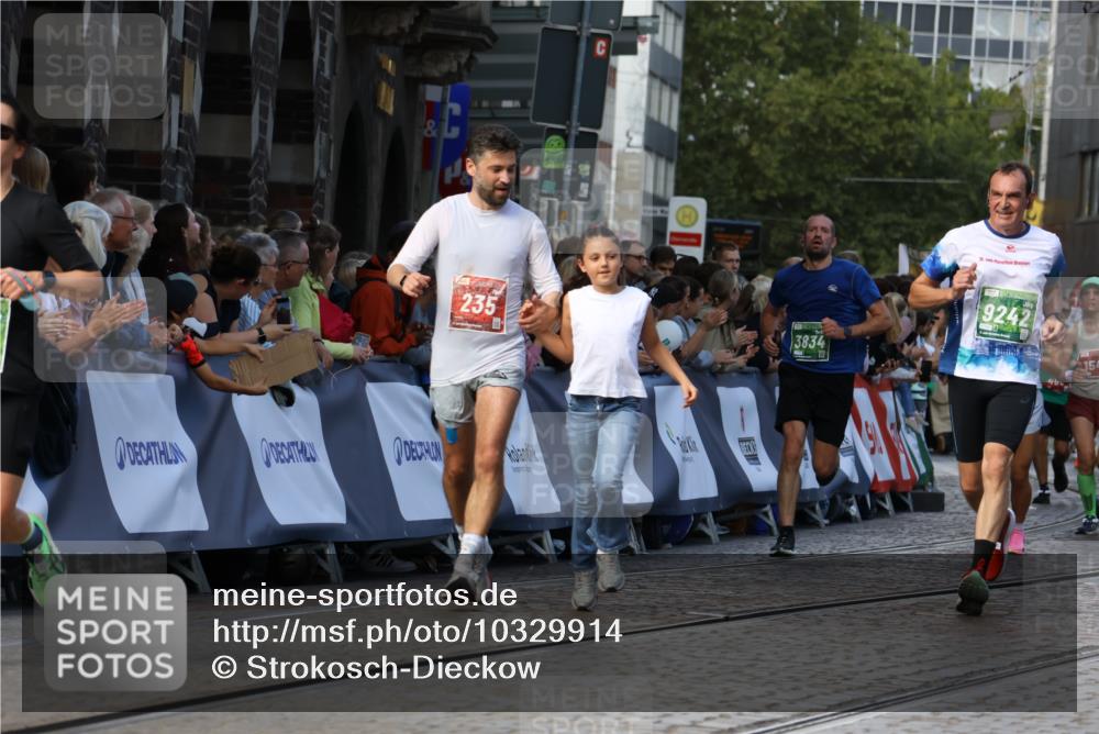 13.09.2026 - 21. swb-Marathon Bremen Strokosch-Dieckow http://msf.ph/oto/10329914 13.09.2026 13:14:32 Ziel 107, 235, 1433, 1542, 1613, 1998, 2043, 2084, 2203, 2701, 2824, 2913, 2922, 3545, 4452, 4728, 5593, 5610, 5986, 6145, 7029, 7435, 7591, 7659, 7963, 8118, 8886, 8919, 9783, 10105, 199, 615, 616, 1455, 2251, 2847, 2971, 2997, 3012, 3057, 3175, 3834, 4097, 4246, 4586, 4685, 5239, 5649, 5962, 6472, 7251, 7782, 8366, 9242, 10016 meine-sportfotos.de