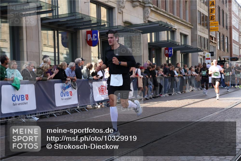 13.09.2026 - 21. swb-Marathon Bremen Strokosch-Dieckow http://msf.ph/oto/10329919 13.09.2026 13:21:54 Ziel 148, 1601, 1645, 2051, 2499, 3021, 3652, 4204, 4211, 6621, 7625, 7917, 8447, 8452, 8574, 8924, 9599, 9668, 9839, 141, 572, 1130, 1209, 1254, 2051, 2088, 2397, 2570, 3290, 3338, 3435, 3695, 3774, 3930, 3934, 4581, 4735, 5193, 5542, 6865, 6976, 7098, 7176, 8384, 8438, 8947, 9059, 9421, 10120, 13145 meine-sportfotos.de