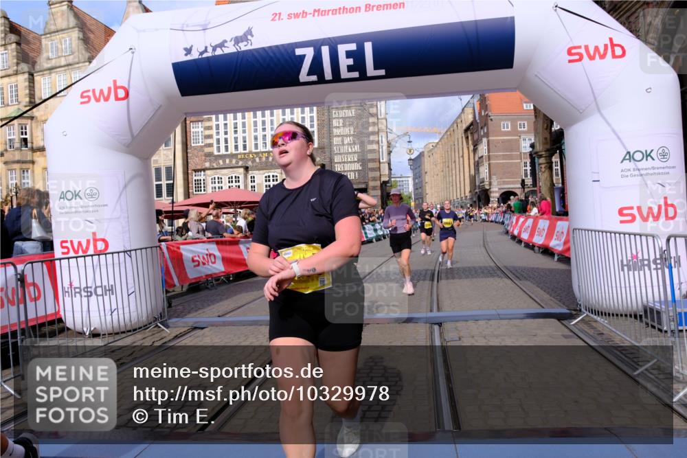 13.09.2026 - 21. swb-Marathon Bremen Tim E. http://msf.ph/oto/10329978 13.09.2026 11:03:34 Ziel 10092, 10150, 10187, 10195, 10237, 10309, 10528, 10531, 10598, 10724, 10727, 10904, 10959, 11070, 11493, 11598, 11676, 11773, 11830, 11836, 12068, 12184, 12185, 12214, 12611 meine-sportfotos.de