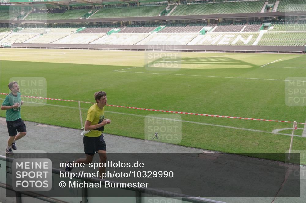 13.09.2026 - 21. swb-Marathon Bremen Michael Burmester http://msf.ph/oto/10329990 13.09.2026 13:01:04 Laufen im Stadion 135, 242, 260, 282, 318, 342, 440, 531, 651, 687, 930, 946, 1006, 1067, 1209, 1368, 1436, 1448, 1493, 1494, 1582, 1650, 1861, 1896, 1935, 1963, 2033, 2047, 2062, 2088, 2293, 2306, 2322, 2370, 2409, 2427, 2481, 2485, 2490, 2491, 2517, 2560, 2561, 2570, 2627, 2638, 2658, 2686, 2700, 2708, 2781, 2906, 2914, 2967, 3076, 3105, 3145, 3168, 3173, 3273, 3354, 3372, 3374, 3375, 3385, 3480, 3524, 3526, 3642, 3667, 3729, 3774, 3806, 3855, 3856, 3861, 3930 meine-sportfotos.de