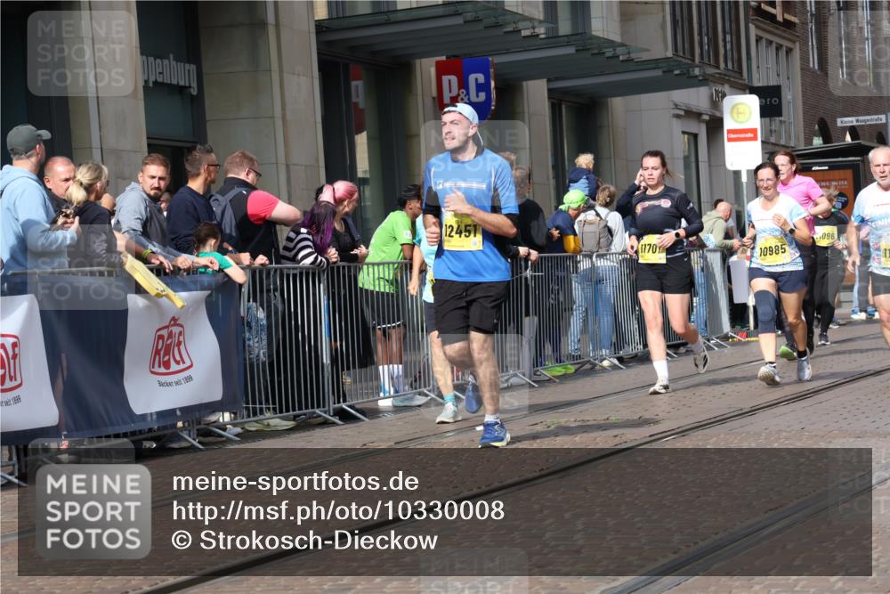 13.09.2026 - 21. swb-Marathon Bremen Strokosch-Dieckow http://msf.ph/oto/10330008 13.09.2026 11:02:33 Ziel 10185, 10190, 10296, 10633, 10731, 10783, 10945, 10954, 10955, 10985, 11095, 11096, 11107, 11261, 11313, 11564, 11697, 11701, 11719, 11730, 11776, 11785, 12071, 12154, 12247, 12429, 12448, 12451, 12465, 10153, 10154, 10173, 10273, 10274, 10278, 10331, 10338, 10439, 10738, 10885, 10915, 10943, 11137, 11249, 11261, 11505, 11508, 11526, 11554, 11576, 11662, 11853, 11886, 11890, 11945, 12042, 12134, 12169, 12252, 12429, 12489 meine-sportfotos.de