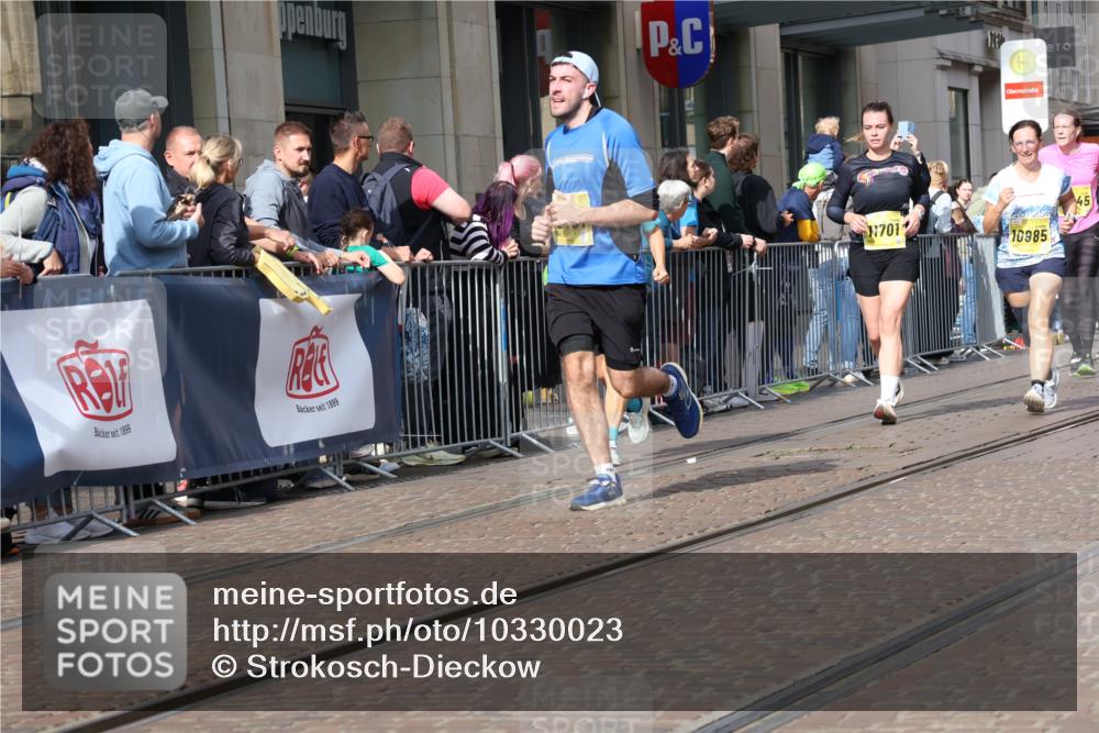 13.09.2026 - 21. swb-Marathon Bremen Strokosch-Dieckow http://msf.ph/oto/10330023 13.09.2026 11:02:33 Ziel 10185, 10190, 10296, 10633, 10731, 10783, 10945, 10954, 10955, 10985, 11095, 11096, 11107, 11261, 11313, 11564, 11697, 11701, 11719, 11730, 11776, 11785, 12071, 12154, 12247, 12429, 12448, 12451, 12465, 10153, 10154, 10173, 10273, 10274, 10278, 10331, 10338, 10439, 10738, 10885, 10915, 10943, 11137, 11249, 11261, 11505, 11508, 11526, 11554, 11576, 11662, 11853, 11886, 11890, 11945, 12042, 12134, 12169, 12252, 12429, 12489 meine-sportfotos.de