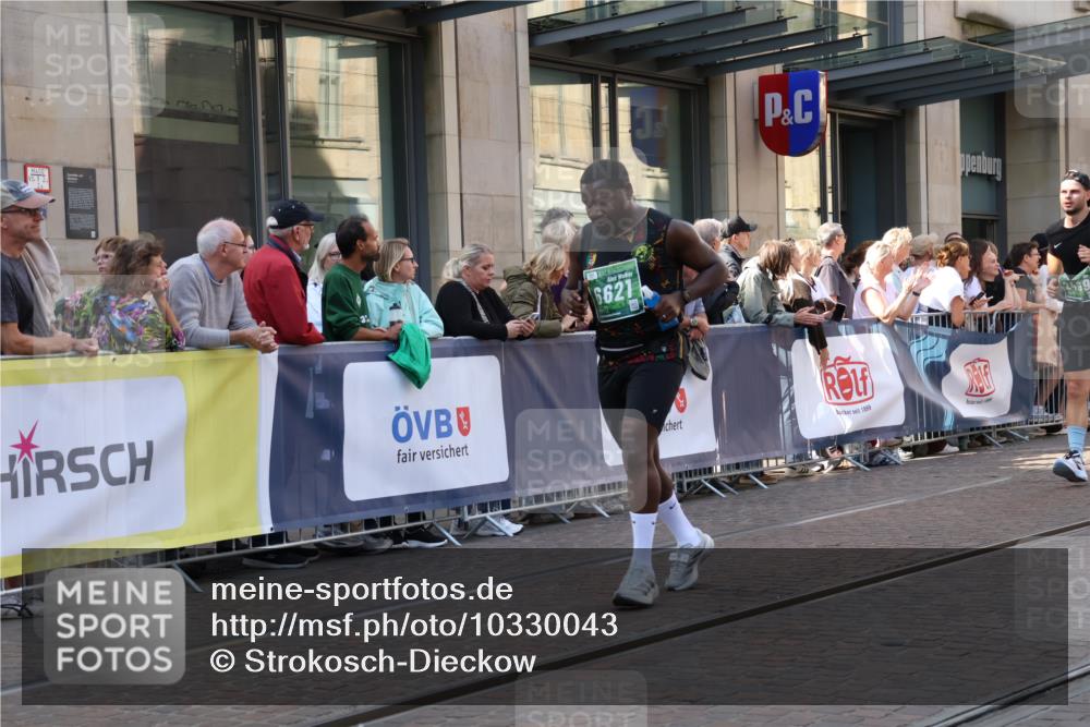 13.09.2026 - 21. swb-Marathon Bremen Strokosch-Dieckow http://msf.ph/oto/10330043 13.09.2026 13:21:58 Ziel 148, 1601, 1645, 2499, 3021, 3652, 3855, 4204, 4211, 6621, 7625, 7917, 8447, 8452, 8574, 9668, 9839, 141, 148, 572, 1209, 1254, 2051, 2088, 2397, 3290, 3338, 3695, 3774, 3930, 3934, 4581, 4735, 5193, 6865, 6976, 7098, 7176, 8438, 8452, 8924, 8947, 9059, 9421, 9599, 10120 meine-sportfotos.de