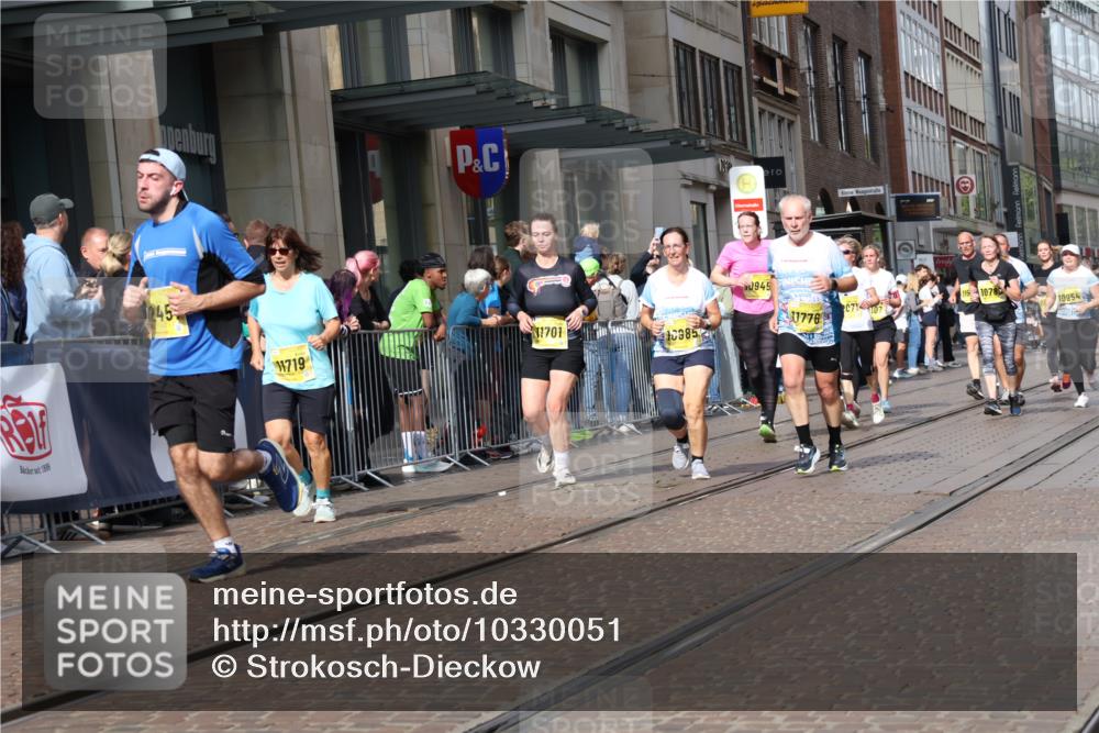 13.09.2026 - 21. swb-Marathon Bremen Strokosch-Dieckow http://msf.ph/oto/10330051 13.09.2026 11:02:34 Ziel 10185, 10190, 10296, 10633, 10715, 10731, 10783, 10945, 10954, 10955, 10985, 11095, 11096, 11107, 11313, 11564, 11697, 11701, 11719, 11730, 11776, 11785, 12071, 12154, 12247, 12421, 12432, 12448, 12451, 12465, 10153, 10154, 10173, 10273, 10274, 10278, 10331, 10338, 10439, 10738, 10885, 10915, 10943, 11137, 11249, 11261, 11505, 11508, 11526, 11554, 11662, 11853, 11886, 11890, 11945, 12042, 12169, 12252, 12429, 12489 meine-sportfotos.de