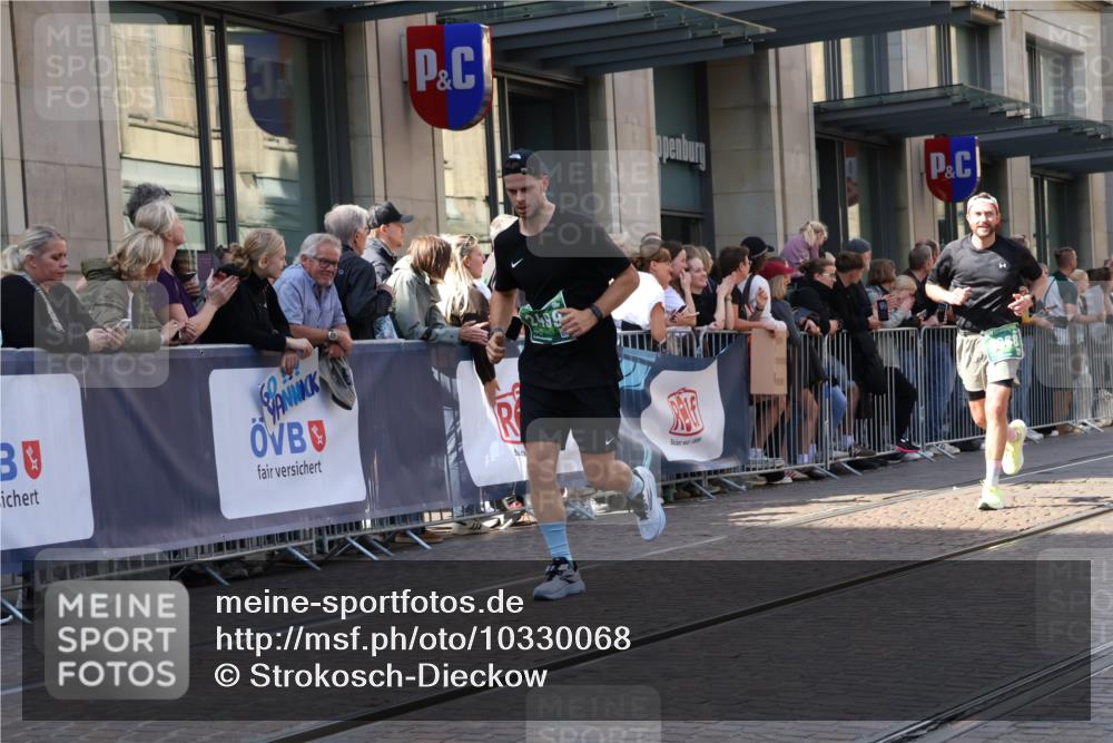 13.09.2026 - 21. swb-Marathon Bremen Strokosch-Dieckow http://msf.ph/oto/10330068 13.09.2026 13:21:59 Ziel 1601, 1645, 1933, 2499, 3021, 3652, 3855, 4204, 4211, 6621, 7625, 7917, 8447, 8574, 9668, 9839, 141, 148, 572, 1209, 1254, 2051, 2088, 2397, 3290, 3338, 3695, 3774, 3934, 4581, 4735, 5193, 6865, 6976, 7098, 8438, 8452, 8924, 8947, 9059, 9421, 9599, 10120 meine-sportfotos.de