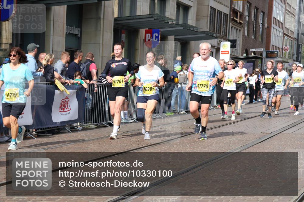 13.09.2026 - 21. swb-Marathon Bremen Strokosch-Dieckow http://msf.ph/oto/10330100 13.09.2026 11:02:35 Ziel 10185, 10190, 10296, 10633, 10715, 10731, 10783, 10945, 10954, 10955, 10985, 11095, 11096, 11107, 11313, 11564, 11697, 11701, 11719, 11730, 11776, 11785, 12071, 12154, 12247, 12421, 12432, 12448, 12451, 12465, 12483, 10153, 10154, 10173, 10273, 10274, 10278, 10331, 10338, 10738, 10885, 10915, 10943, 11137, 11261, 11505, 11508, 11526, 11554, 11662, 11853, 11886, 11890, 11945, 12154, 12169, 12252, 12429, 12489 meine-sportfotos.de