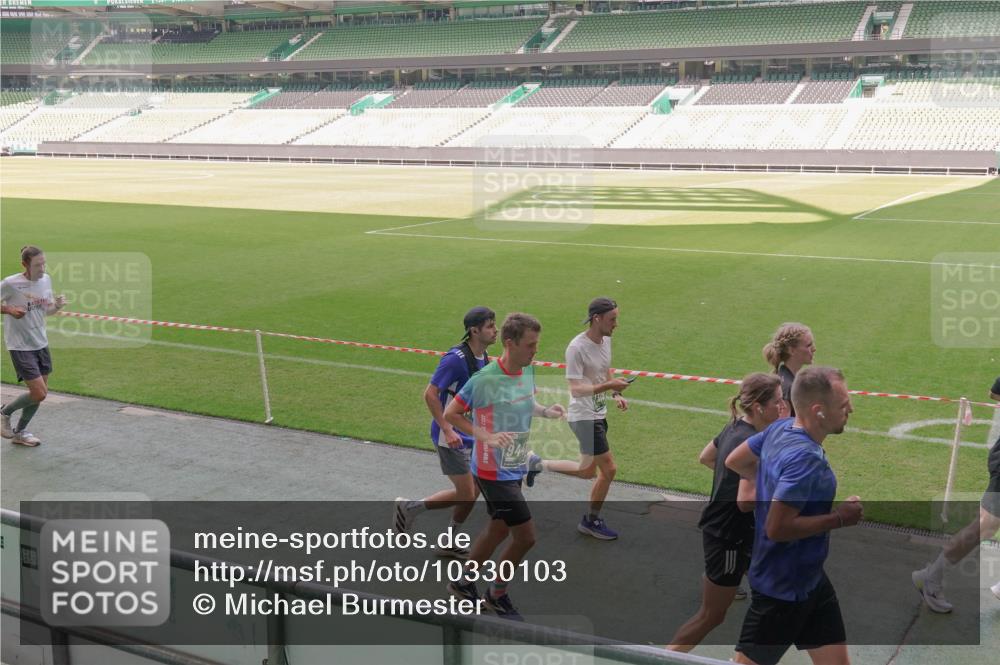 13.09.2026 - 21. swb-Marathon Bremen Michael Burmester http://msf.ph/oto/10330103 13.09.2026 13:01:15 Laufen im Stadion 135, 150, 242, 260, 282, 318, 342, 440, 531, 651, 687, 930, 946, 1006, 1067, 1209, 1368, 1436, 1448, 1493, 1494, 1582, 1650, 1861, 1896, 1935, 1963, 2033, 2047, 2062, 2088, 2293, 2306, 2322, 2370, 2409, 2427, 2485, 2490, 2491, 2517, 2560, 2561, 2627, 2638, 2658, 2686, 2700, 2708, 2781, 2906, 2914, 2967, 2987, 3076, 3105, 3145, 3168, 3173, 3273, 3334, 3354, 3372, 3374, 3375, 3385, 3392, 3480, 3524, 3526, 3527, 3642, 3667, 3729, 3774, 3806, 3855, 3856, 3861 meine-sportfotos.de