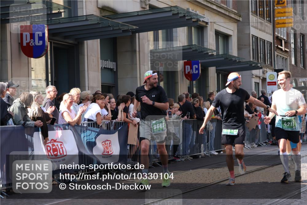 13.09.2026 - 21. swb-Marathon Bremen Strokosch-Dieckow http://msf.ph/oto/10330104 13.09.2026 13:22:00 Ziel 1601, 1645, 1933, 2499, 3021, 3652, 3855, 4204, 4211, 6621, 7625, 7917, 8447, 8574, 9668, 9839, 141, 148, 572, 1209, 1254, 2051, 2397, 3290, 3338, 3652, 3695, 3774, 3934, 4581, 4735, 5193, 6865, 6976, 7098, 8438, 8452, 8924, 8947, 9059, 9421, 9599, 10120 meine-sportfotos.de