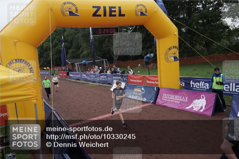 13.09.2026 - Airport Race Dennis Weichert http://msf.ph/oto/10330245 13.09.2026 10:24:40 Ziel 5055, 5126, 5293, 5312, 5472 meine-sportfotos.de