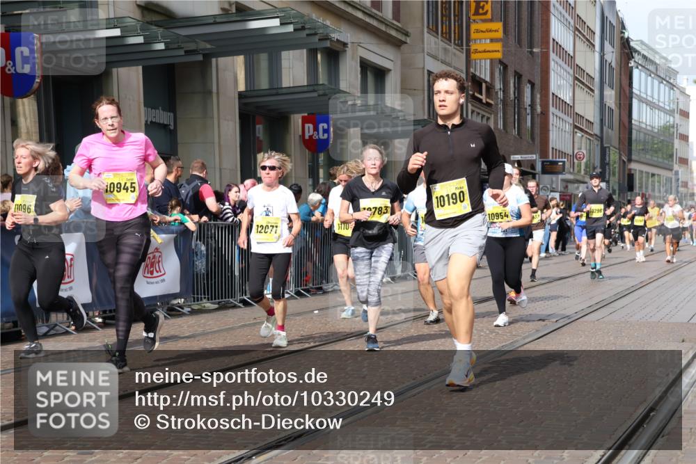 13.09.2026 - 21. swb-Marathon Bremen Strokosch-Dieckow http://msf.ph/oto/10330249 13.09.2026 11:02:39 Ziel 10185, 10190, 10296, 10528, 10598, 10633, 10715, 10727, 10731, 10783, 10945, 10954, 10955, 10985, 11070, 11095, 11096, 11107, 11313, 11564, 11676, 11697, 11701, 11719, 11730, 11776, 11785, 11836, 12071, 12214, 12247, 12421, 12432, 12448, 12465, 12483, 10153, 10154, 10190, 10273, 10274, 10278, 10338, 10738, 10885, 10915, 10985, 11137, 11261, 11505, 11508, 11526, 11554, 11662, 11776, 11853, 11886, 11890, 11945, 12154, 12169, 12252, 12429, 12451, 12489 meine-sportfotos.de