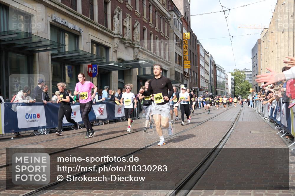 13.09.2026 - 21. swb-Marathon Bremen Strokosch-Dieckow http://msf.ph/oto/10330283 13.09.2026 11:02:39 Ziel 10185, 10190, 10296, 10528, 10598, 10633, 10715, 10727, 10731, 10783, 10945, 10954, 10955, 10985, 11070, 11095, 11096, 11107, 11313, 11564, 11676, 11697, 11701, 11719, 11730, 11776, 11785, 11836, 12071, 12214, 12247, 12421, 12432, 12448, 12465, 12483, 10153, 10154, 10190, 10273, 10274, 10278, 10338, 10738, 10885, 10915, 10985, 11137, 11261, 11505, 11508, 11526, 11554, 11662, 11776, 11853, 11886, 11890, 11945, 12154, 12169, 12252, 12429, 12451, 12489 meine-sportfotos.de