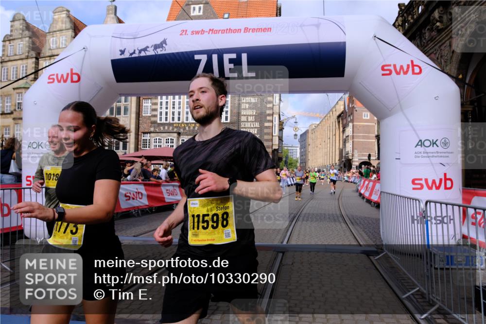 13.09.2026 - 21. swb-Marathon Bremen Tim E. http://msf.ph/oto/10330290 13.09.2026 11:03:43 Ziel 10092, 10150, 10187, 10237, 10309, 10420, 10724, 10902, 10904, 11211, 11411, 11598, 11655, 11746, 11773, 11830, 12068, 12184, 12185, 12611 meine-sportfotos.de