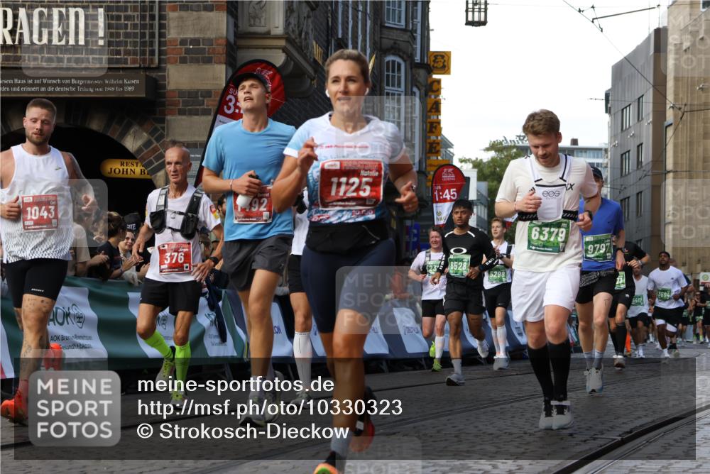 13.09.2026 - 21. swb-Marathon Bremen Strokosch-Dieckow http://msf.ph/oto/10330323 13.09.2026 13:14:53 Ziel 199, 376, 469, 1043, 1125, 1492, 1814, 2251, 2971, 2997, 3012, 3085, 3821, 3834, 4586, 4685, 5239, 5794, 5836, 6130, 6506, 7117, 7782, 7826, 8366, 8456, 9242, 9868, 10016, 1510, 2383, 3504, 3717, 4382, 4992, 5294, 5298, 5417, 5471, 6351, 6379, 6521, 6528, 6717, 7190, 7432, 8238, 9338, 9363, 9797 meine-sportfotos.de