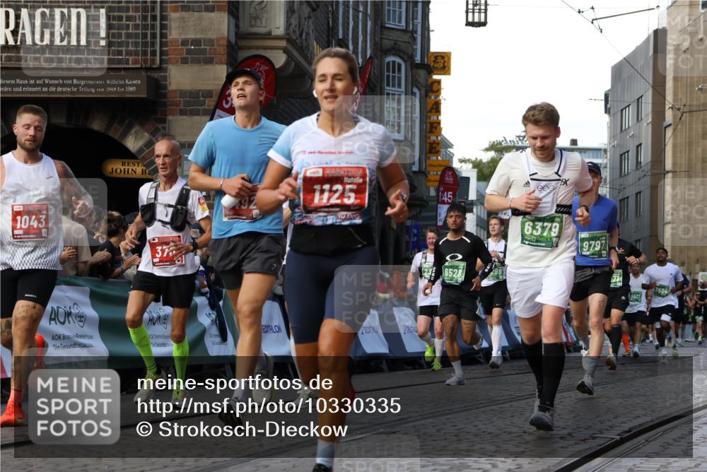 13.09.2026 - 21. swb-Marathon Bremen Strokosch-Dieckow http://msf.ph/oto/10330335 13.09.2026 13:14:53 Ziel 199, 376, 469, 1043, 1125, 1492, 1814, 2251, 2971, 2997, 3012, 3085, 3821, 3834, 4586, 4685, 5239, 5794, 5836, 6130, 6506, 7117, 7782, 7826, 8366, 8456, 9242, 9868, 10016, 1510, 2383, 3504, 3717, 4382, 4992, 5294, 5298, 5417, 5471, 6351, 6379, 6521, 6528, 6717, 7190, 7432, 8238, 9338, 9363, 9797 meine-sportfotos.de