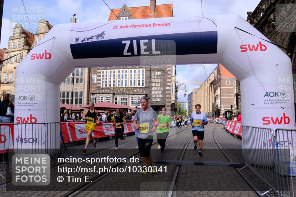 13.09.2026 - 21. swb-Marathon Bremen Tim E. http://msf.ph/oto/10330341 13.09.2026 11:03:48 Ziel 10092, 10187, 10309, 10327, 10420, 10569, 10902, 10904, 10950, 11211, 11411, 11595, 11598, 11655, 11746, 11773, 12074, 12184, 12185, 12611 meine-sportfotos.de