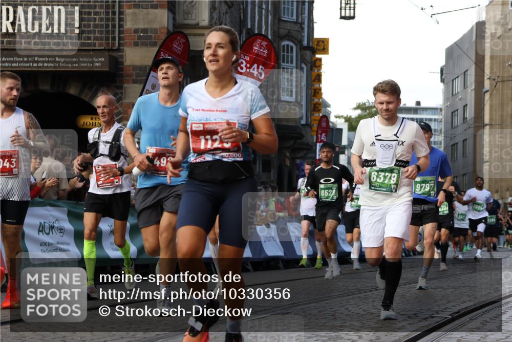 13.09.2026 - 21. swb-Marathon Bremen Strokosch-Dieckow http://msf.ph/oto/10330356 13.09.2026 13:14:54 Ziel 199, 376, 1043, 1125, 1492, 1814, 2251, 2847, 2971, 2997, 3012, 3085, 3821, 3834, 4586, 4685, 5239, 5794, 5836, 6130, 6506, 7117, 7251, 7782, 7826, 8366, 8456, 9242, 9868, 10016, 1510, 2383, 3504, 3717, 4382, 4992, 5294, 5298, 5417, 5471, 6351, 6379, 6521, 6528, 6717, 7190, 7432, 8238, 9338, 9363, 9797 meine-sportfotos.de