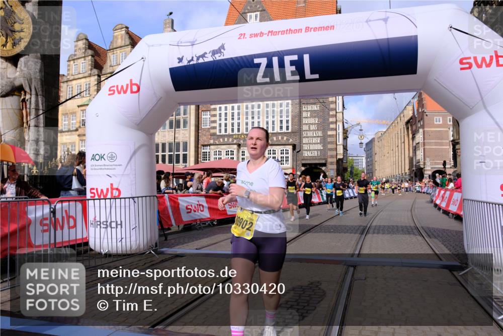 13.09.2026 - 21. swb-Marathon Bremen Tim E. http://msf.ph/oto/10330420 13.09.2026 11:03:52 Ziel 10090, 10091, 10187, 10309, 10327, 10420, 10569, 10902, 10904, 10950, 11211, 11411, 11595, 11598, 11655, 11746, 11773, 12074, 12611 meine-sportfotos.de