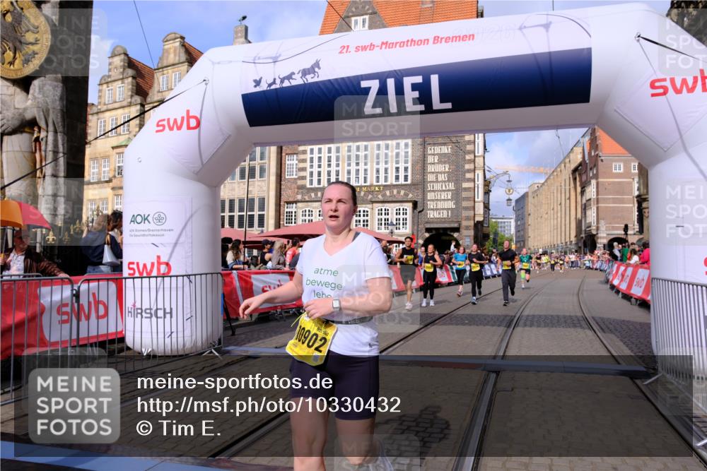 13.09.2026 - 21. swb-Marathon Bremen Tim E. http://msf.ph/oto/10330432 13.09.2026 11:03:52 Ziel 10090, 10091, 10187, 10309, 10327, 10420, 10569, 10902, 10904, 10950, 11211, 11411, 11595, 11598, 11655, 11746, 11773, 12074, 12611 meine-sportfotos.de